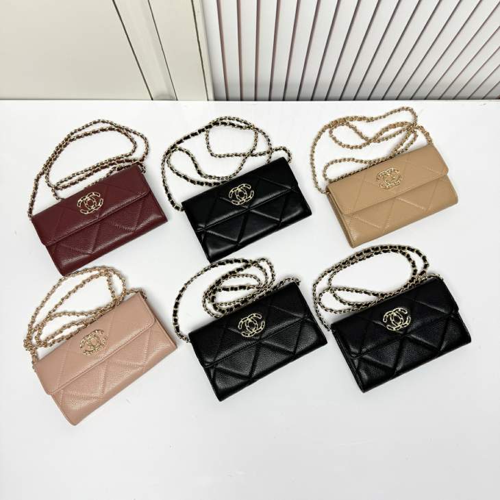 Picture of Chanel Handbags 2 _SKUfw239830947fw